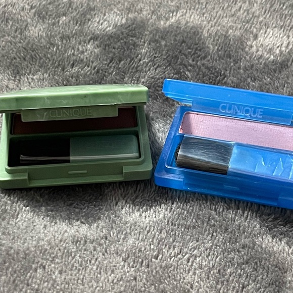 2 Clinique Blush Sets  19 SUGAR PLUM 01 NEW CLOVER & Mini Makeup Brushes - Picture 5 of 10
